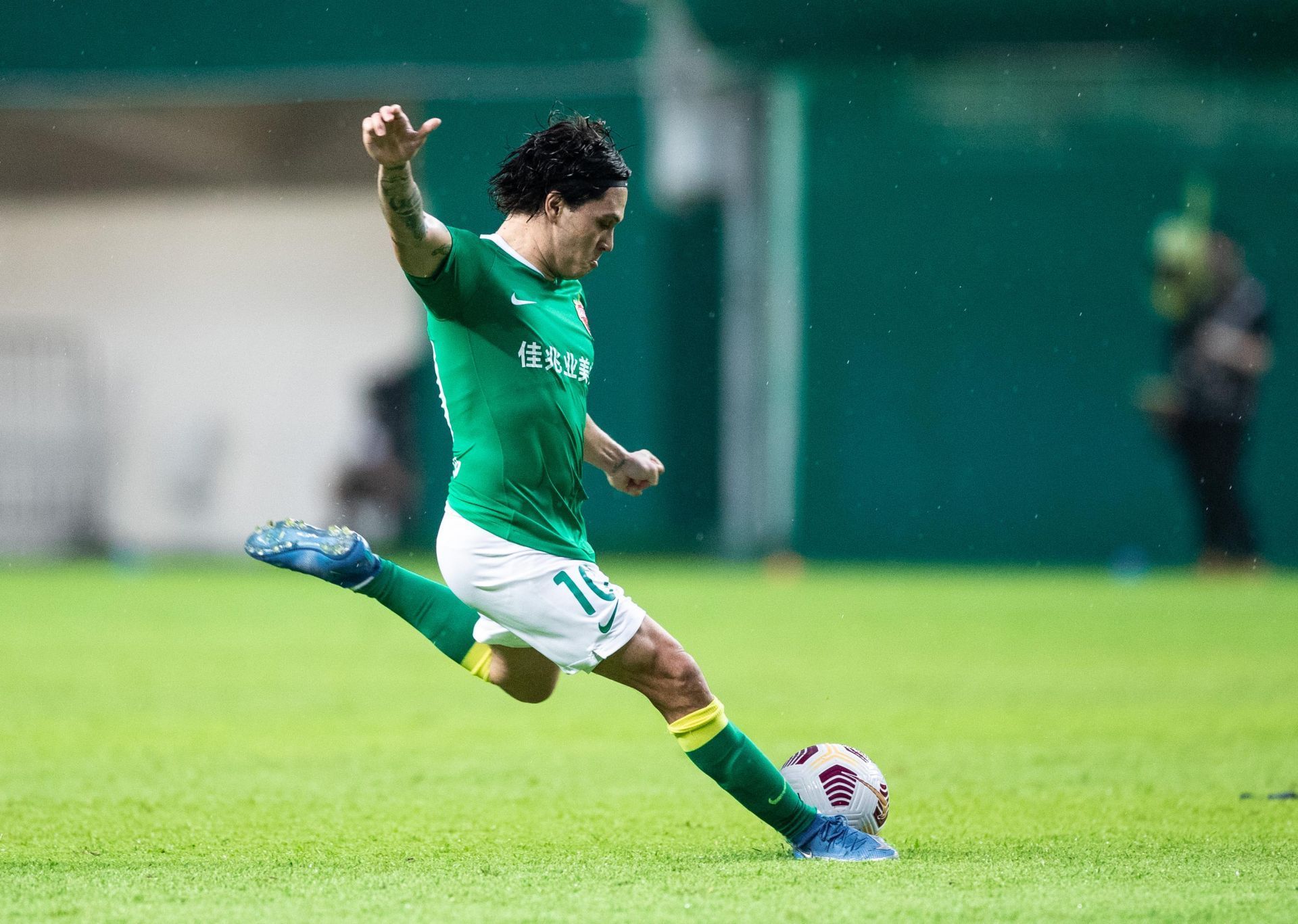 西亚卡姆遭遇五连败，日本队教练面临压力！